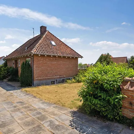 Charming Villa, Close To The Sea Villa Fåborg